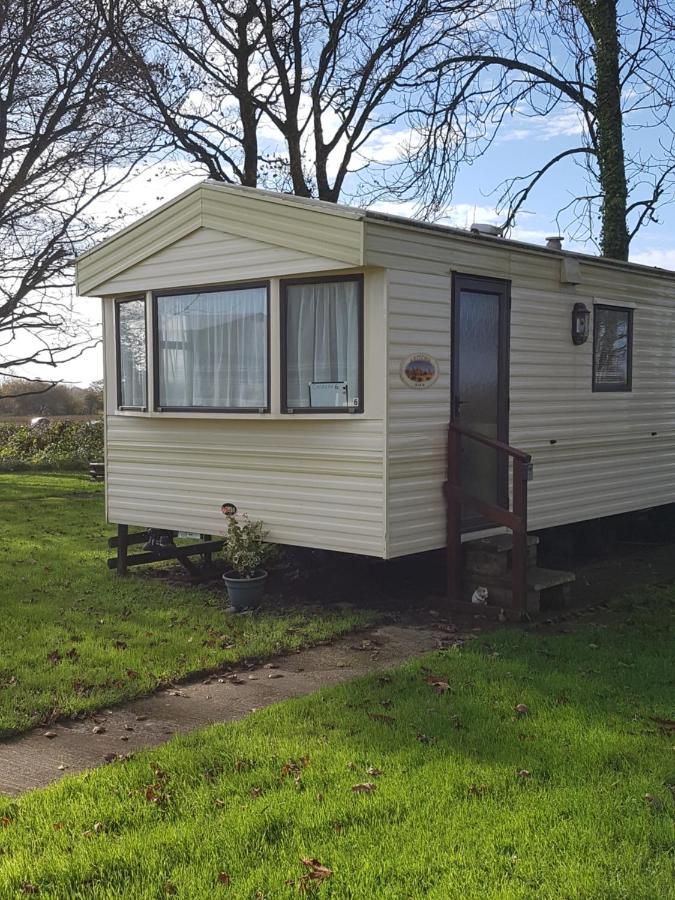 Cosy Caravan At Blackmoor Farm Ludchurch Extérieur photo