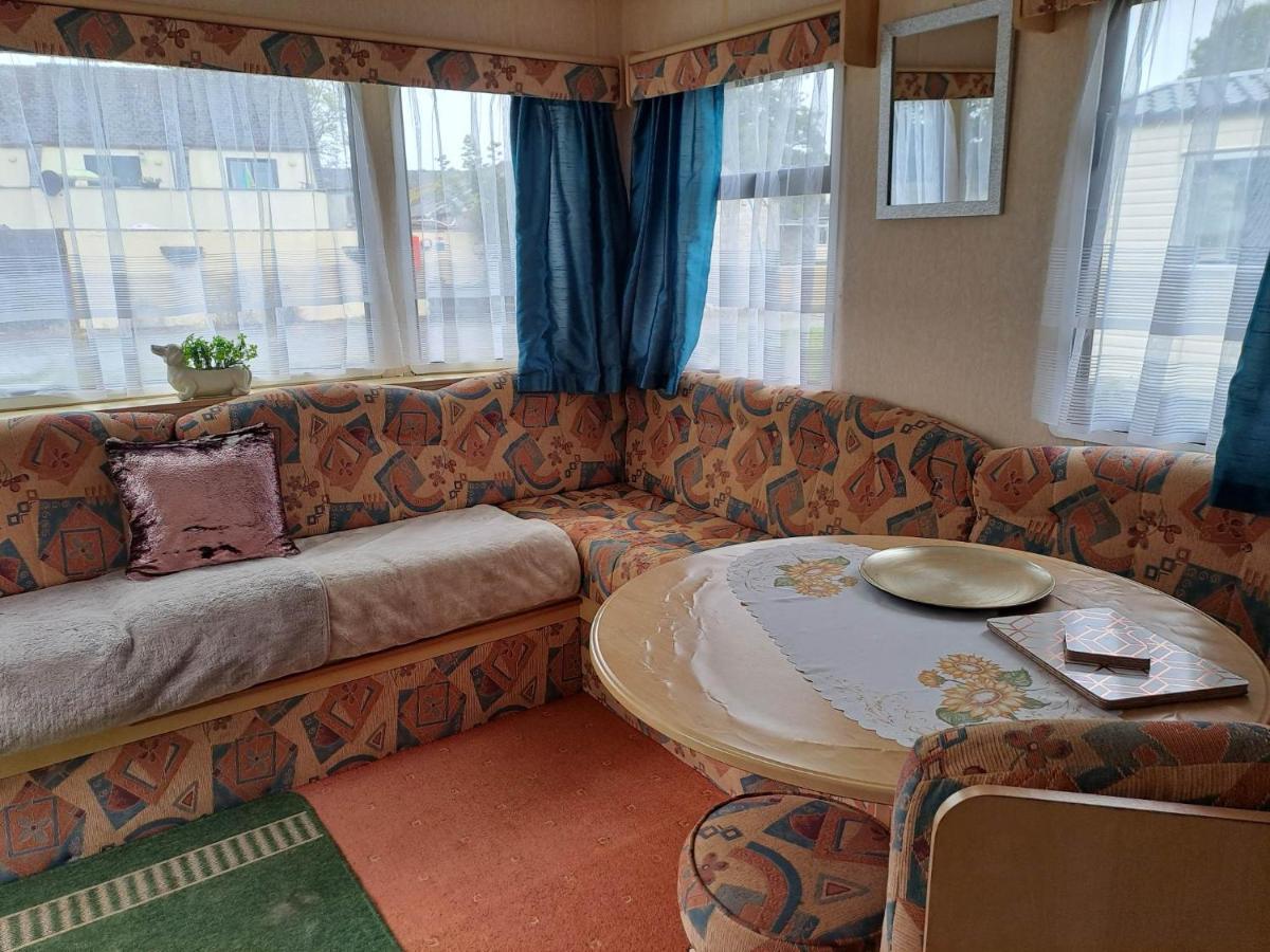 Cosy Caravan At Blackmoor Farm Ludchurch Extérieur photo