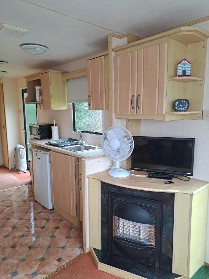 Cosy Caravan At Blackmoor Farm Ludchurch Extérieur photo